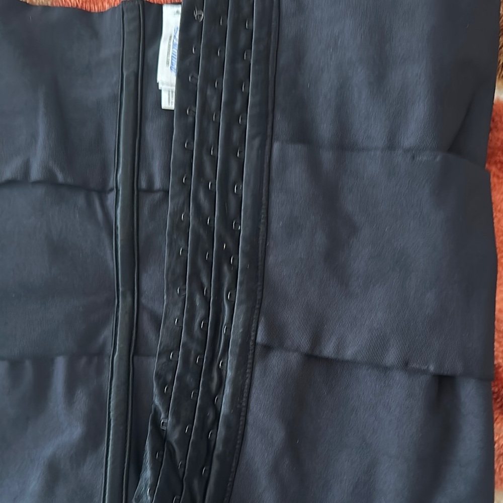 Black Waist Trainer with Hook Closures - Picture 5 of 6